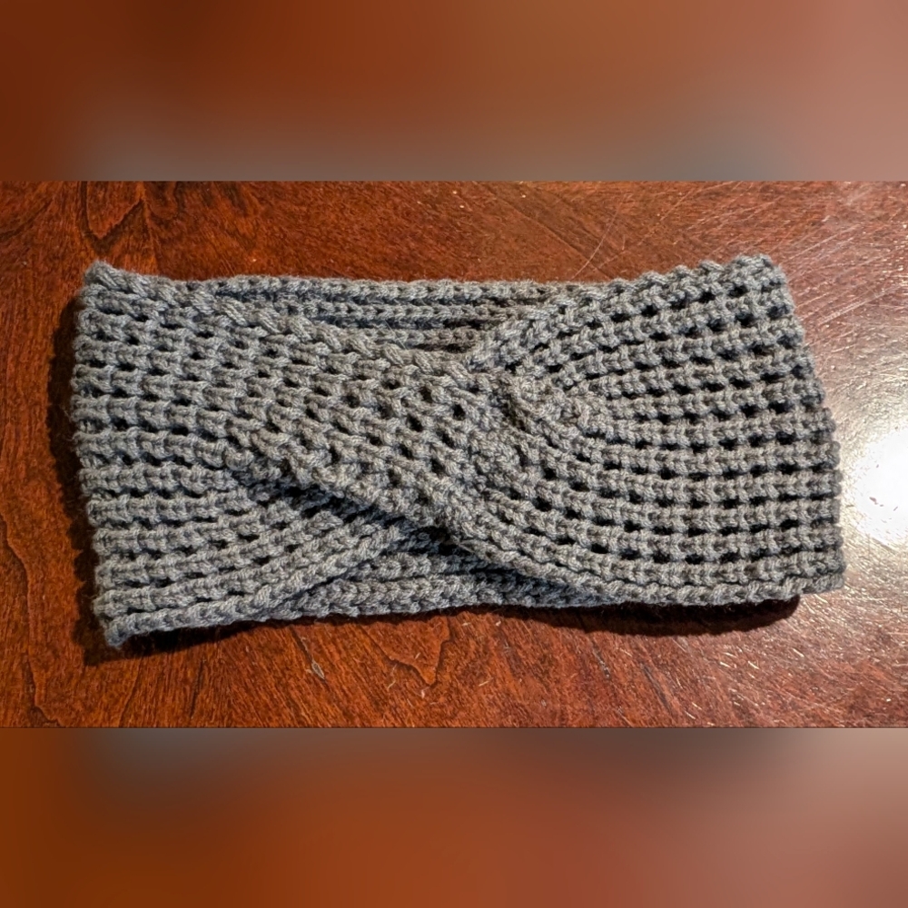 NWOT Winter Knit Gray Twist Front Head Wrap Ear Warmer